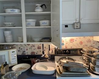 Kitchen items, corning ware, microwave