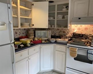 Full kitchen