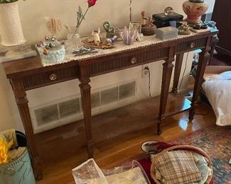 CONSOLE TABLE DREXEL HERITAGE 48"    $125