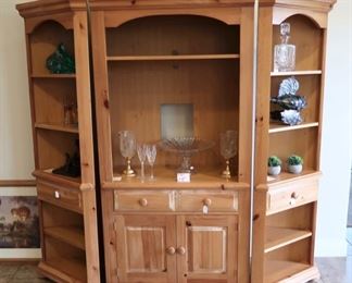 #1-3 3 Piece Hutch $250.00 for all.
Individual Prices:
Corner Pieces $75.00 Each 25.5x74x17; Hutch $125.00 - 36x74x17