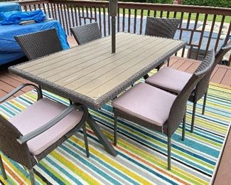 PATIO SET W/ 6 CHAIRS AND UMBRELLA