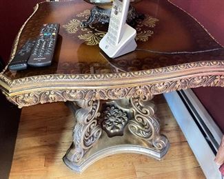 VINTAGE END TABLES W/MATCHING COFFEE TABLE