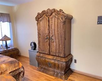 BEAUTIFUL BEDROOM SET