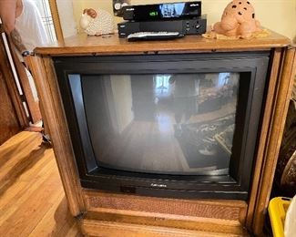 VINTAGE TV WITH CABINET