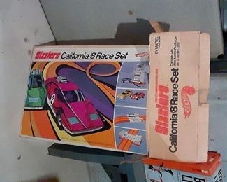 1960s California 8 Mattel Sizzler's race car set. No cars