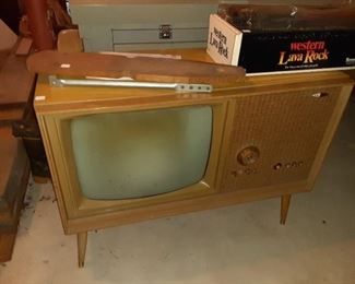 1950s television / phonograph combo