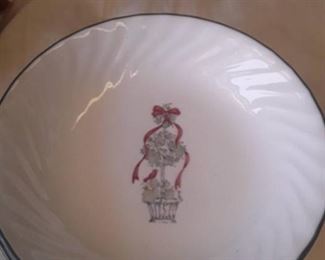 CORELLE by Corning (4) Bowls