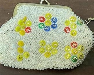 Retro White Flower Designed Mini Coin Purse