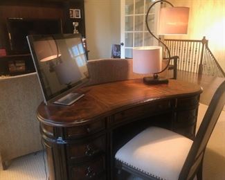 Curved desk and chair