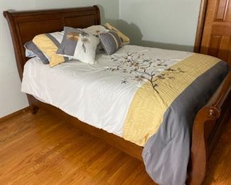 Sleigh Queen Bed