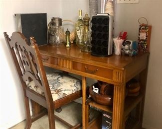Another nice vintage desk