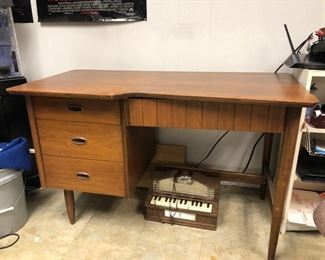 Mid Century Modern "Hooker Furniture" desk