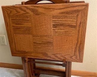 Set of 4 tray tables.