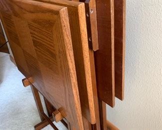 Set of 4 tray tables.