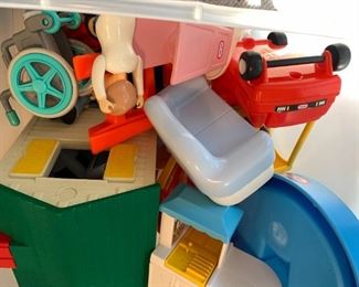 Little tykes house accessories.