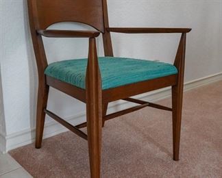 Lenoir Chair Co and Broyhill Premiere Saga dining room group