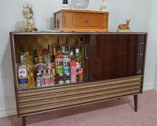 Grundig bar/stereo - No...the bar contents are not included