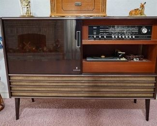 Grundig bar/stereo