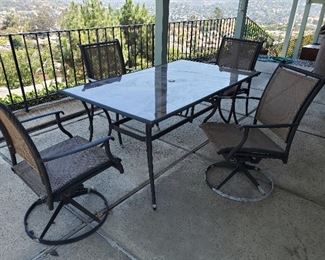 Outdoor Table and 6 Chairs