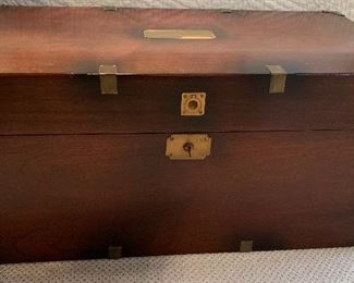 Vintage Lane Cedar Chest