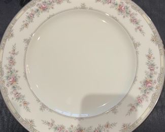 Noritake Bone China Shenandoah 8 Place Settings in Mint Condition