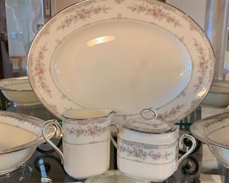 Noritake Bone China Shenandoah 8 Place Settings in Mint Condition