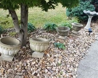 Two more pairs of urns, the burdbath is broken