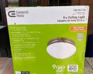 Ceiling light fixture