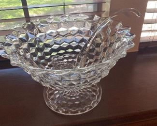 Heavy glass punch bowl w/ladle