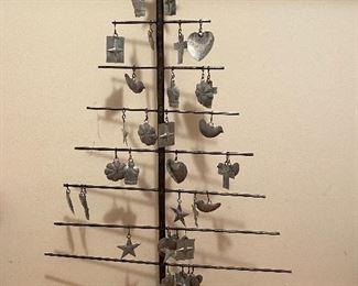 Metal ornamental hanging tree