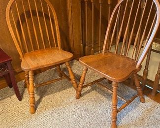 Oak wood slat chairs
*we have 4