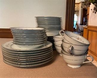 Noritake china set ~ Fairmont
Made in Japan