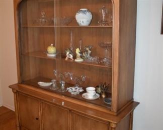 Lammert Furniture Company Mid Century Modern China Hutch with Glass Doors