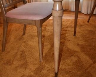 Lammert Furniture Company Mid Century Modern Dining Table and 4 Chairs - Includes: 2 Leaves and Padding