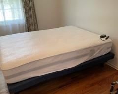 Serta Motion iSeries Adjustable Foundation and Mattress - Full Sized - Very Little Use 