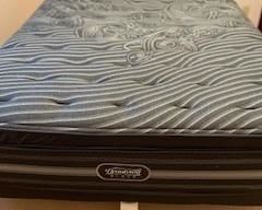 Beautyrest Black Queen Mattress - great condition!
