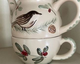 various pieces of Pfaltzgrapff dinnerware