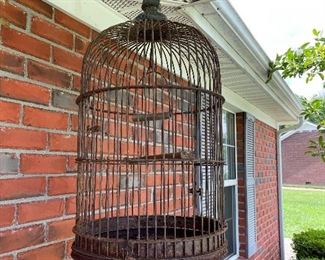 Nice vintage bird cage!