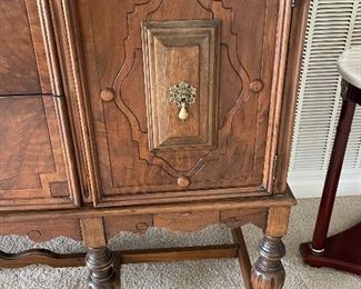 Just look at the beautiful details and the Jacobean styled legs. 