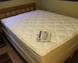 Sleep number queen, in very good condition