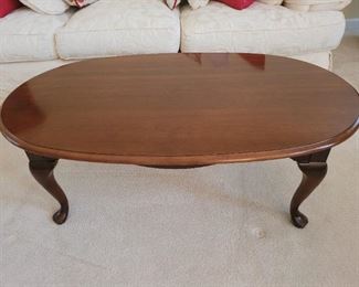 Thomasville mahogany coffee table Very good condition