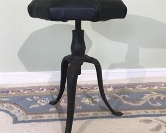 011 Antique Adjustable Piano Stool