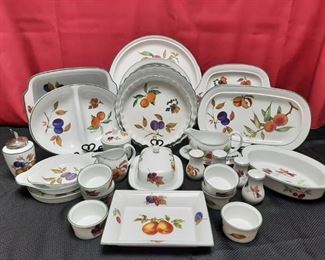 Evesham Vale Royal Worcester Servingware