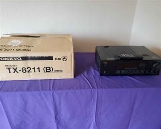 Onkyo TX8211 Receiver