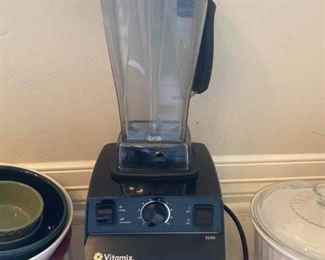 Vitamix 5200
Good working condition. 
Pickup in 77401