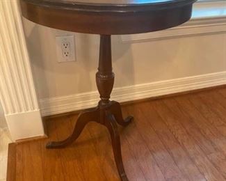 Antique Pedestal Table with Brass Claw Feet
Good condition with some small imperfections on the top.
Measures: 20” across x 27 1/2” tall.