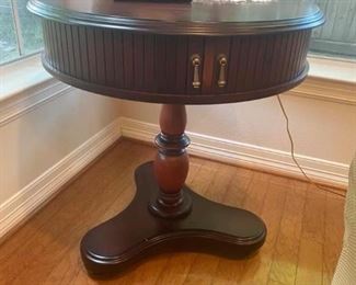Vintage “Bombay” Cherrywood Pedestal Accent Table
Measures: 29” across x 30” tall
Excellent condition! 
Must be able to move and load yourself.