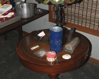 Tiffany Style Table Lamp & Table