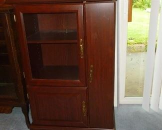 Stereo cabinet w/cd holder
