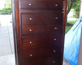 Matching chest of drawers (also in the garage)